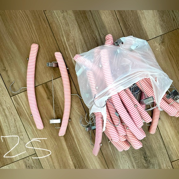 PINK VS original Hangers - Picture 1 of 1
